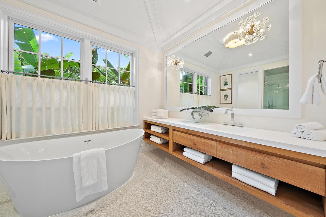 For Sale: $12,950,000 (5 beds, 6 baths, 4380 Square Feet)