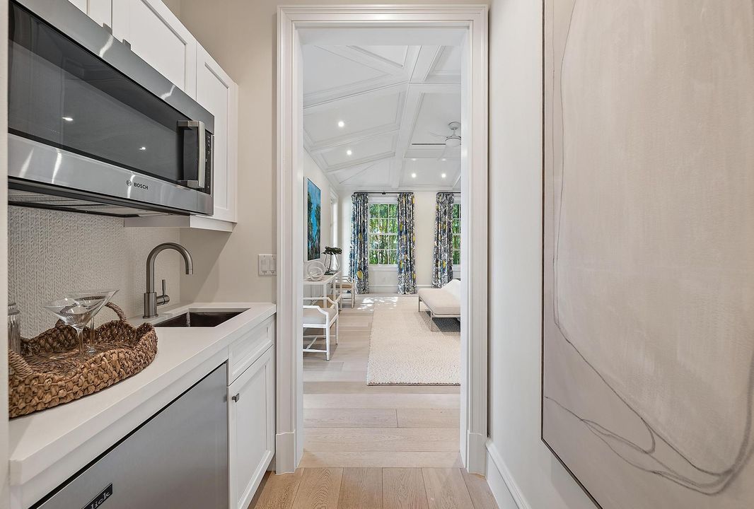 For Sale: $12,950,000 (5 beds, 6 baths, 4380 Square Feet)