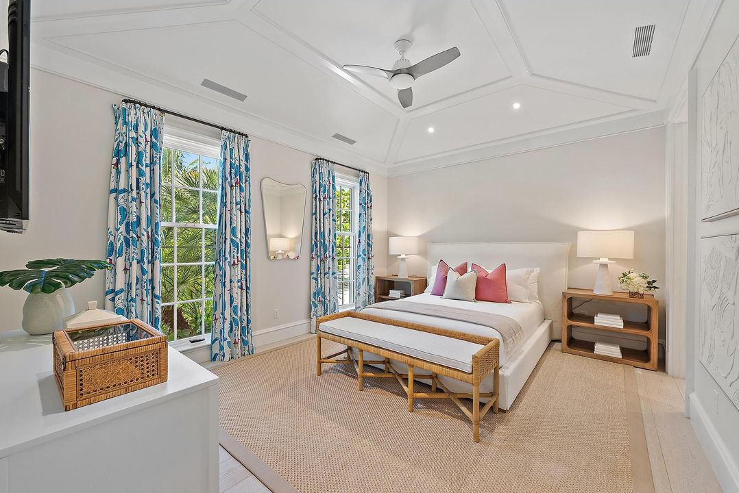 For Sale: $12,950,000 (5 beds, 6 baths, 4380 Square Feet)