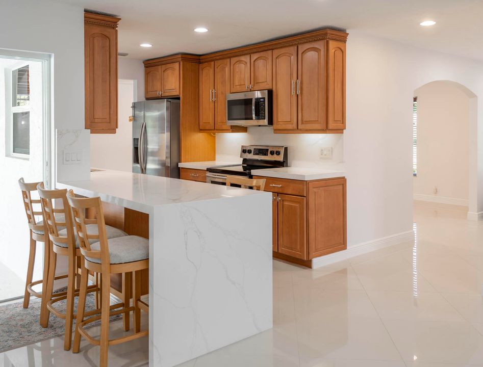 В аренду: $6,000 (3 спален, 2 ванн, 1737 Квадратных фут)