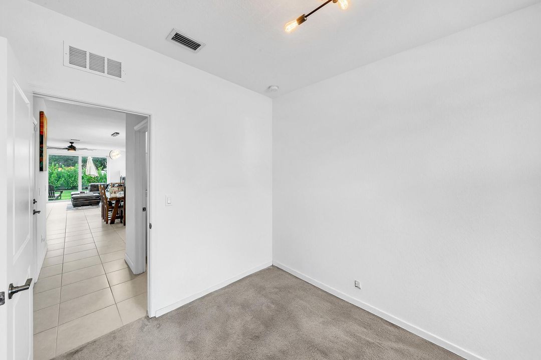 For Rent: $2,600 (4 beds, 2 baths, 1821 Square Feet)