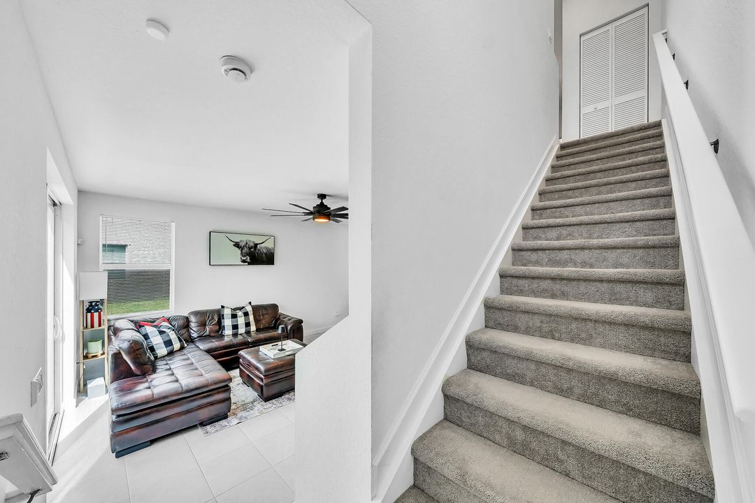 For Rent: $2,600 (4 beds, 2 baths, 1821 Square Feet)