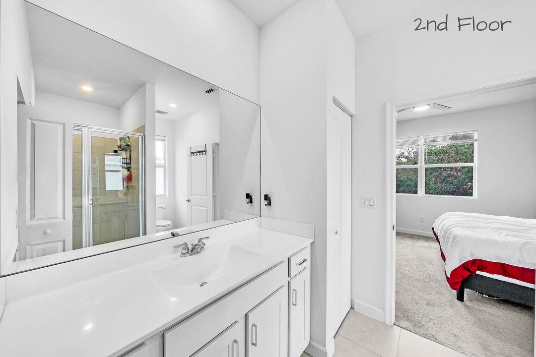 For Rent: $2,600 (4 beds, 2 baths, 1821 Square Feet)