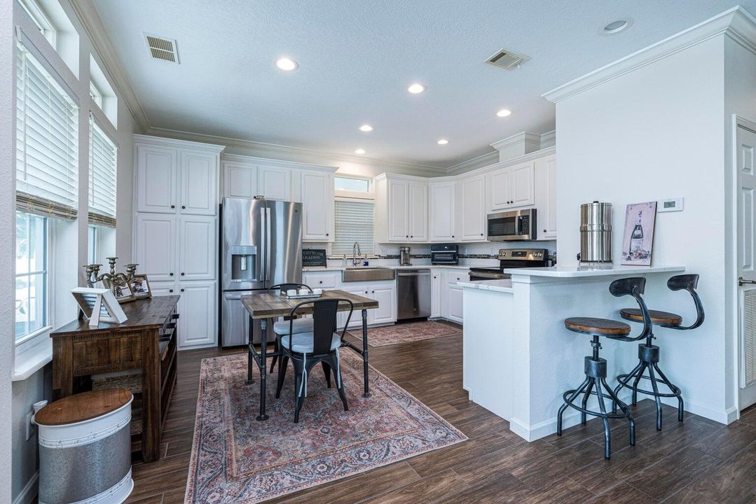 待售: $279,000 (2 贝兹, 2 浴室, 1066 平方英尺)