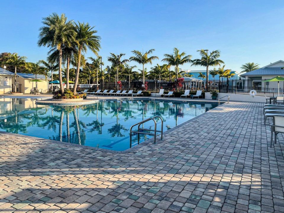 待售: $279,000 (2 贝兹, 2 浴室, 1066 平方英尺)