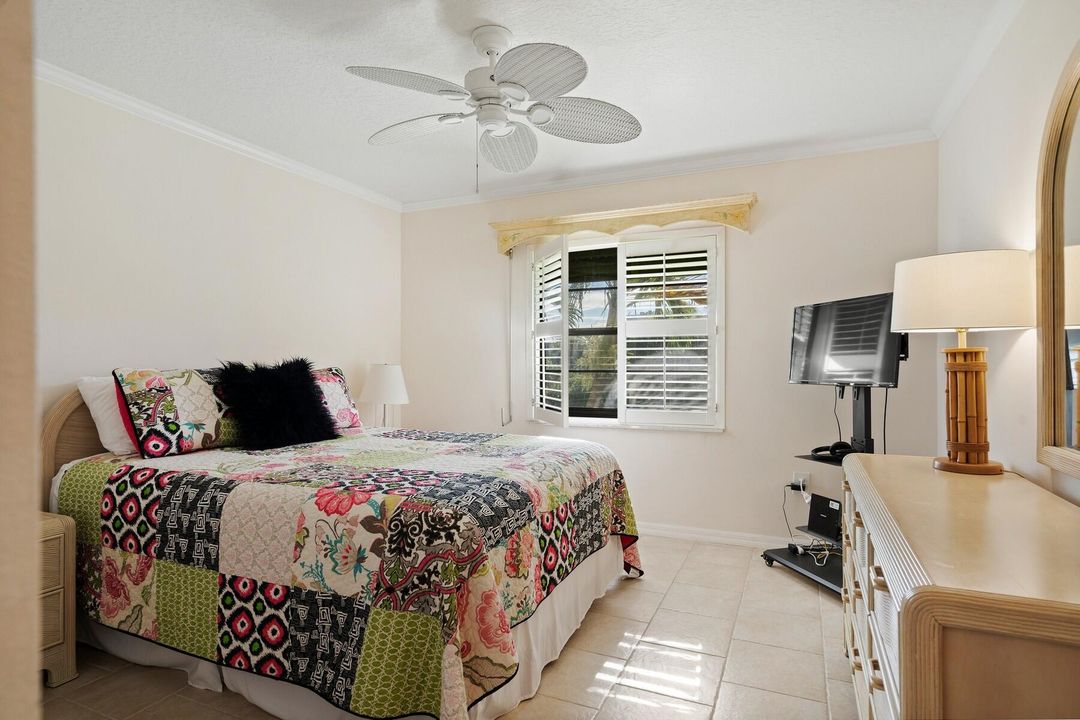 待售: $375,000 (2 贝兹, 2 浴室, 1040 平方英尺)