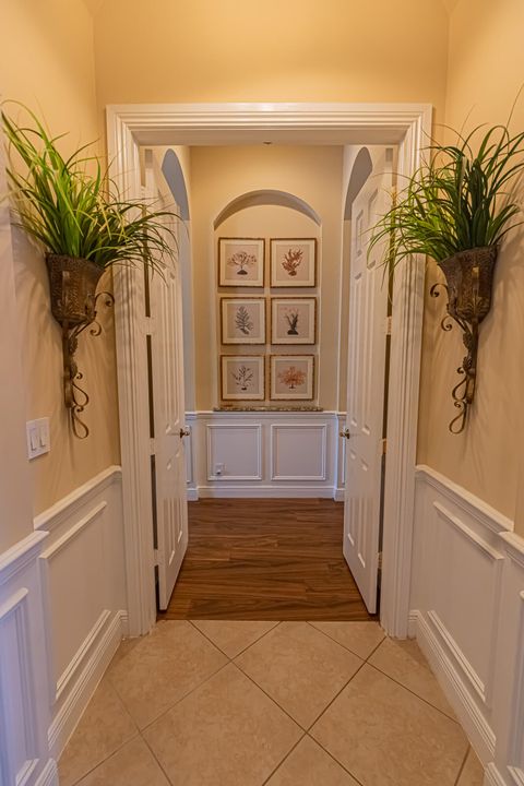 For Sale: $860,000 (5 beds, 5 baths, 3921 Square Feet)