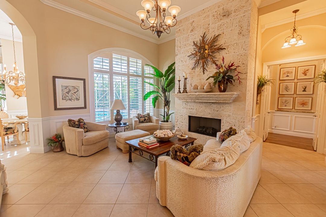 For Sale: $860,000 (5 beds, 5 baths, 3921 Square Feet)