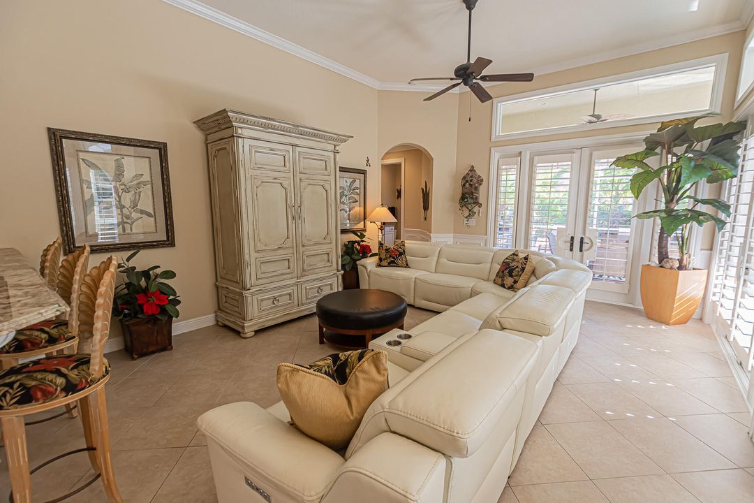 For Sale: $860,000 (5 beds, 5 baths, 3921 Square Feet)