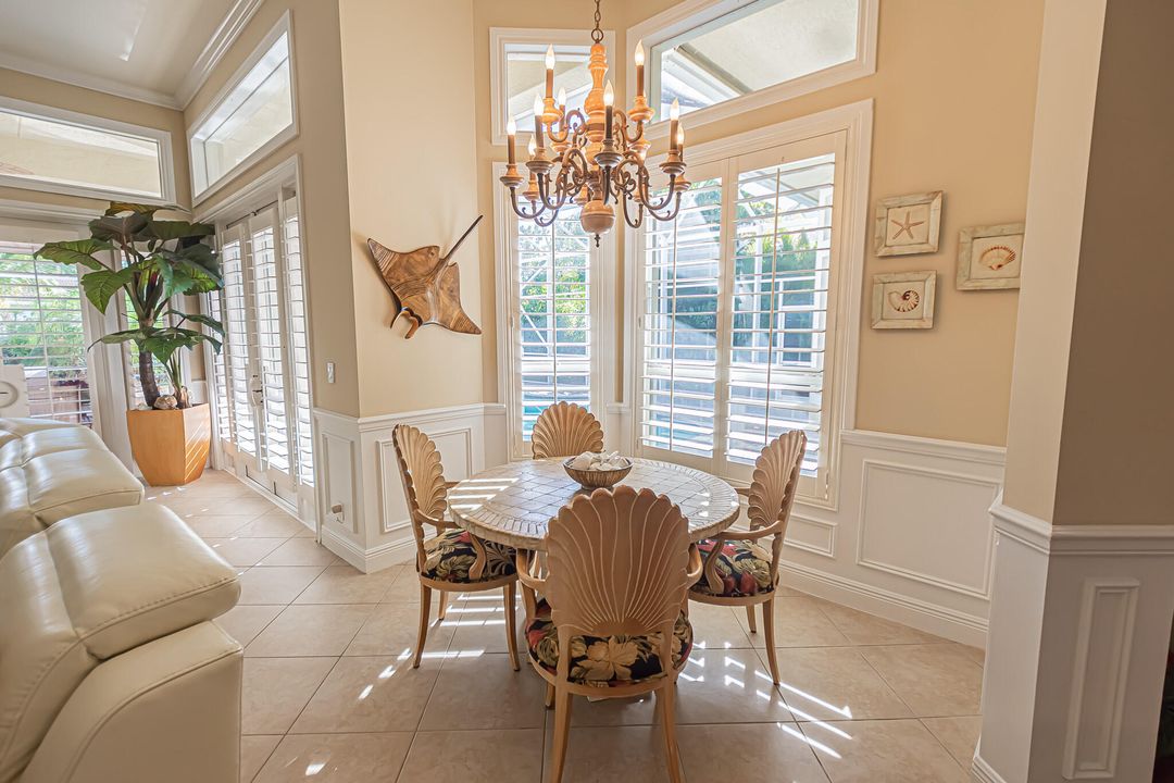 For Sale: $860,000 (5 beds, 5 baths, 3921 Square Feet)