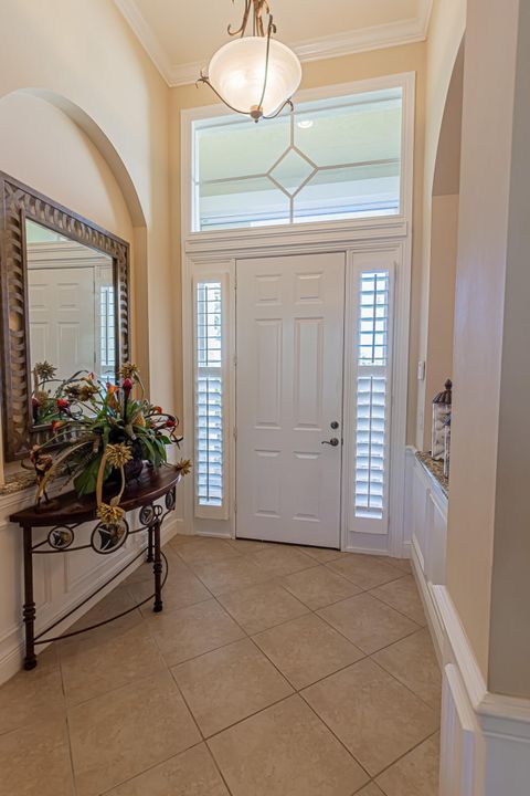 For Sale: $860,000 (5 beds, 5 baths, 3921 Square Feet)