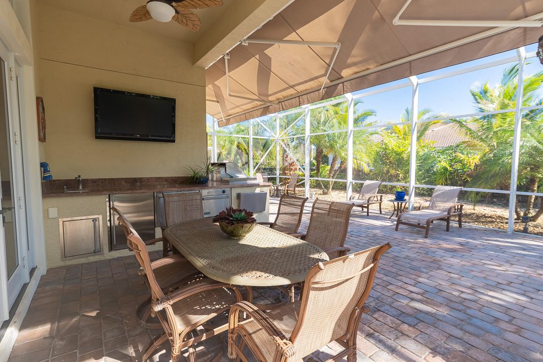 For Sale: $860,000 (5 beds, 5 baths, 3921 Square Feet)