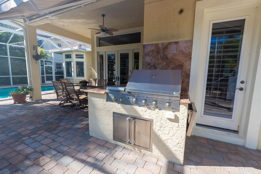 For Sale: $860,000 (5 beds, 5 baths, 3921 Square Feet)