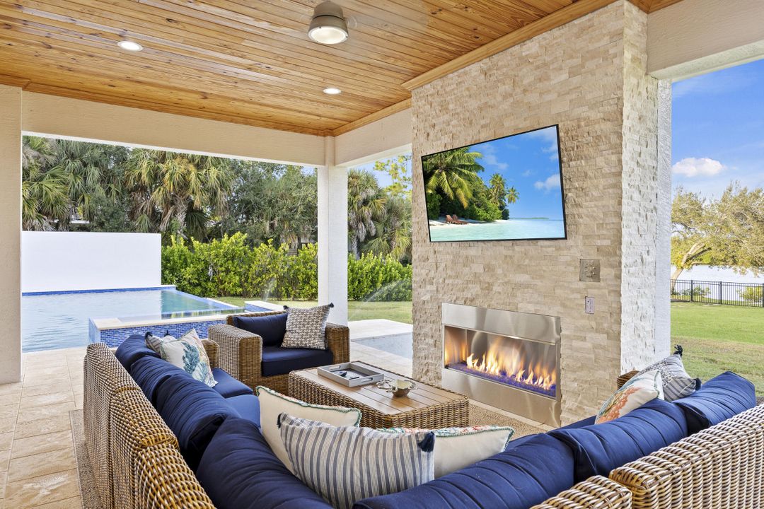 For Sale: $5,389,900 (5 beds, 3 baths, 5107 Square Feet)