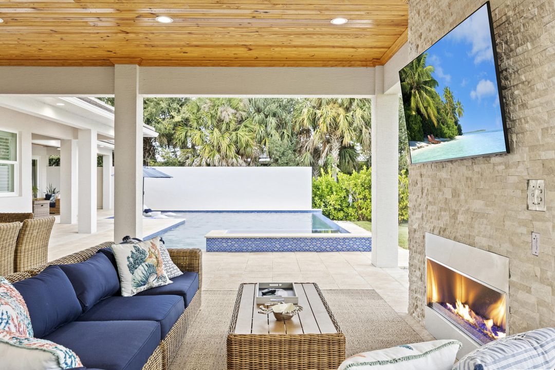 For Sale: $5,389,900 (5 beds, 3 baths, 5107 Square Feet)