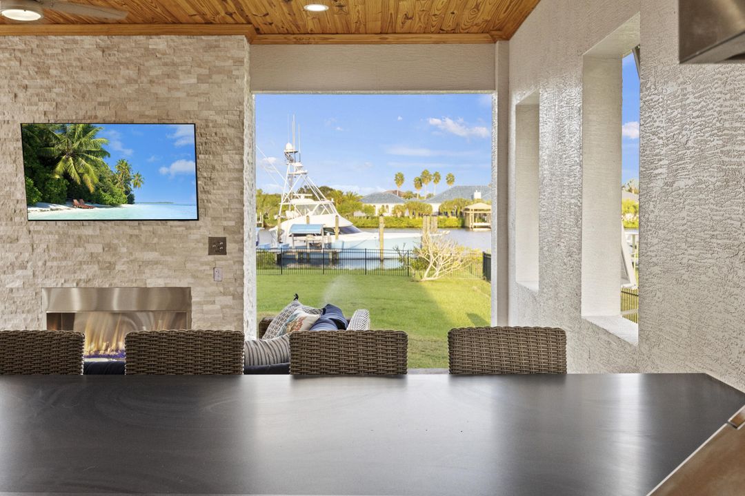 For Sale: $5,389,900 (5 beds, 3 baths, 5107 Square Feet)