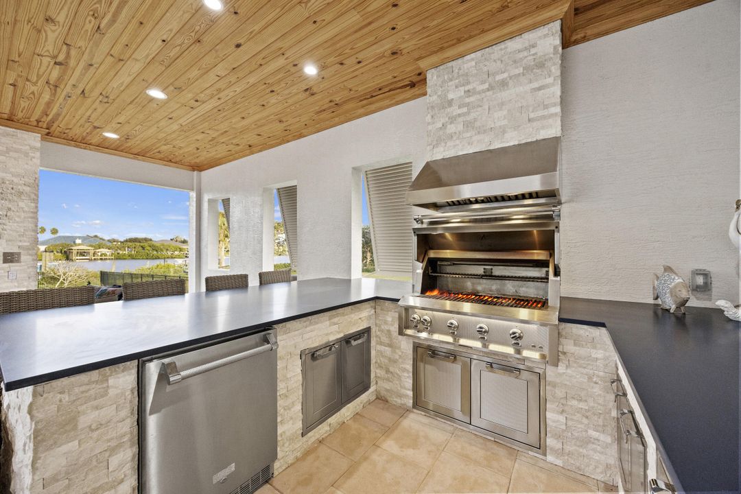 For Sale: $5,389,900 (5 beds, 3 baths, 5107 Square Feet)