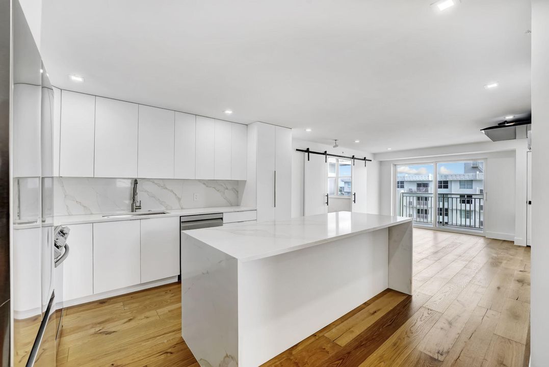 For Rent: $6,500 (2 beds, 2 baths, 1100 Square Feet)