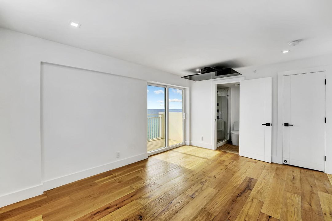 For Rent: $6,500 (2 beds, 2 baths, 1100 Square Feet)