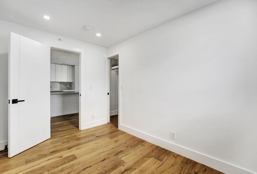 For Rent: $6,500 (2 beds, 2 baths, 1100 Square Feet)