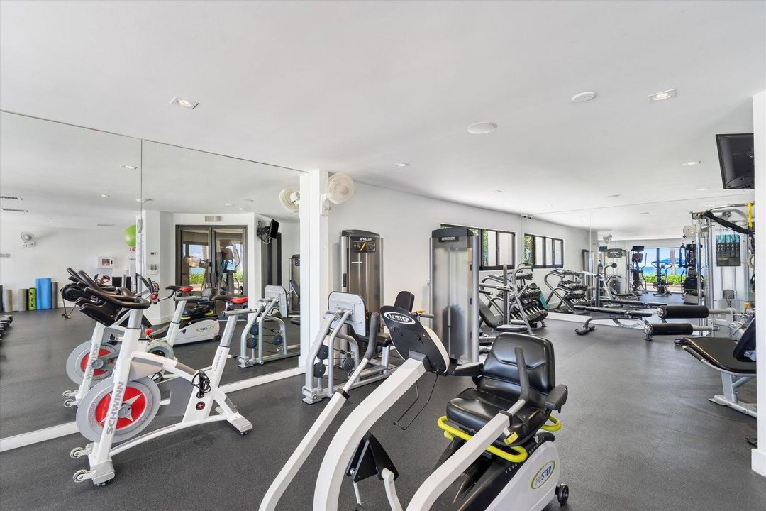 For Rent: $5,250 (2 beds, 2 baths, 1412 Square Feet)