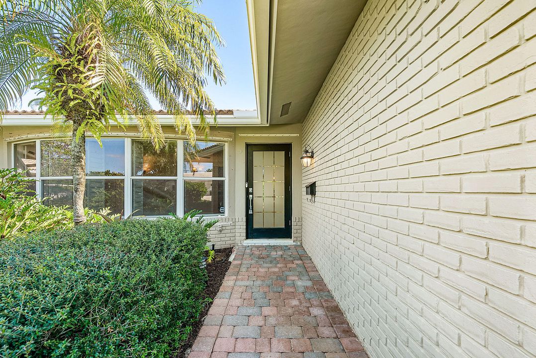 For Sale: $845,000 (4 beds, 2 baths, 1678 Square Feet)