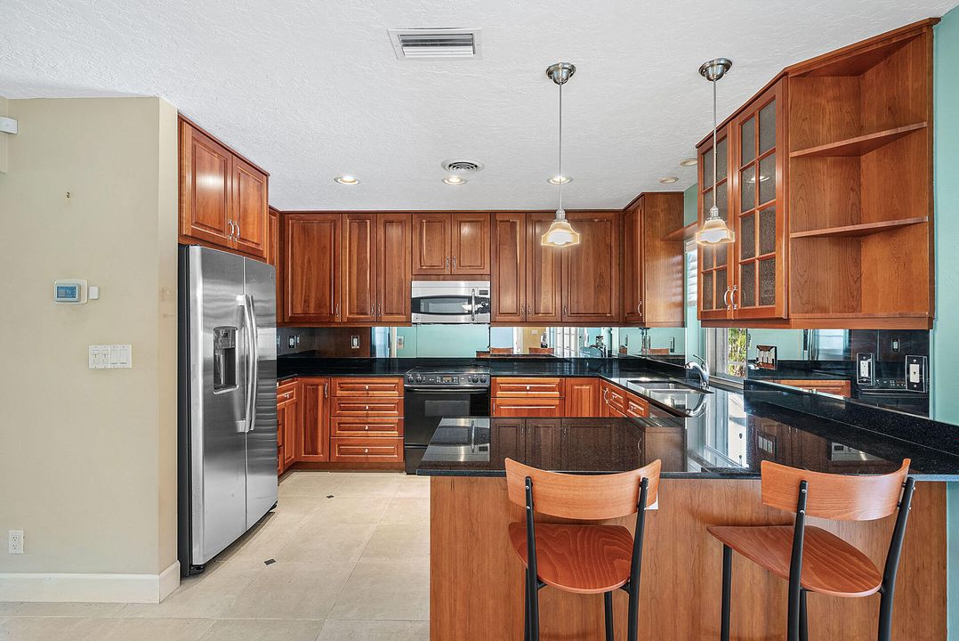 For Sale: $845,000 (4 beds, 2 baths, 1678 Square Feet)