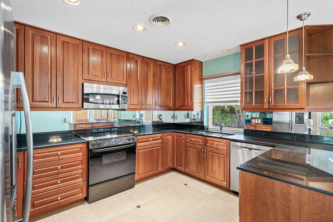 For Sale: $845,000 (4 beds, 2 baths, 1678 Square Feet)