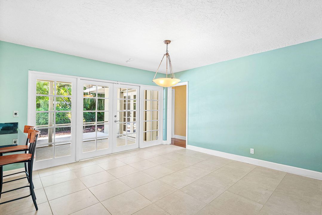 For Sale: $845,000 (4 beds, 2 baths, 1678 Square Feet)