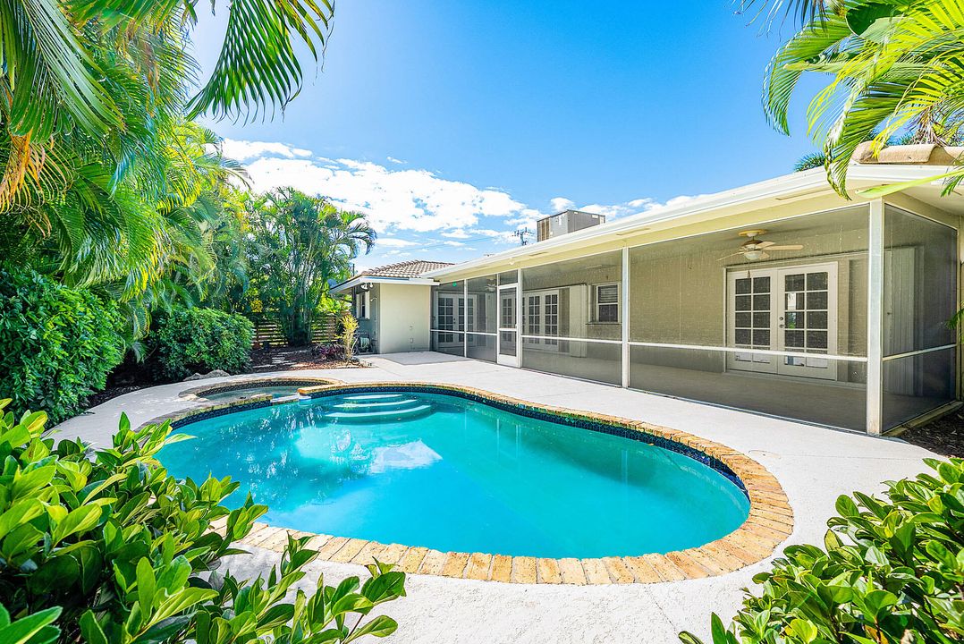 For Sale: $845,000 (4 beds, 2 baths, 1678 Square Feet)