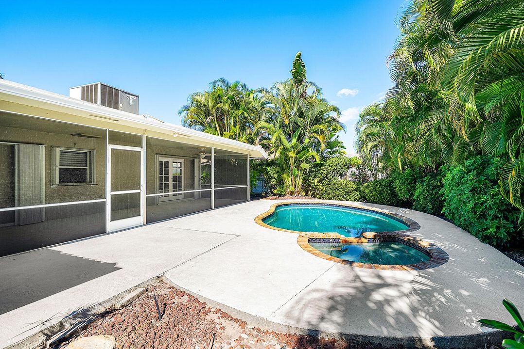 For Sale: $845,000 (4 beds, 2 baths, 1678 Square Feet)