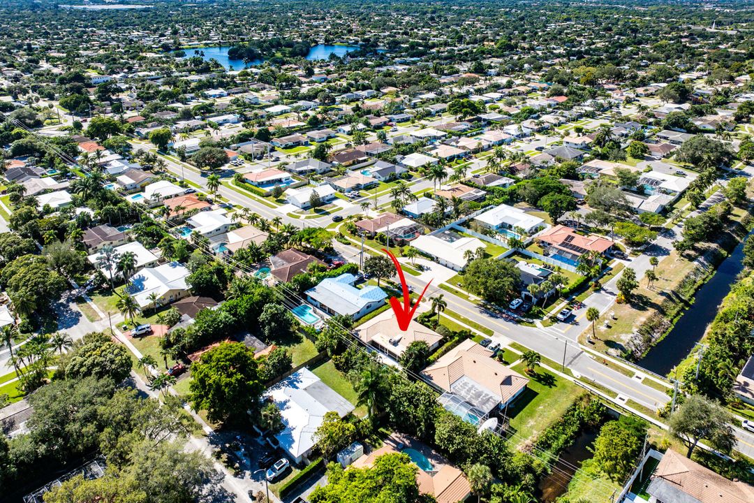 For Sale: $845,000 (4 beds, 2 baths, 1678 Square Feet)