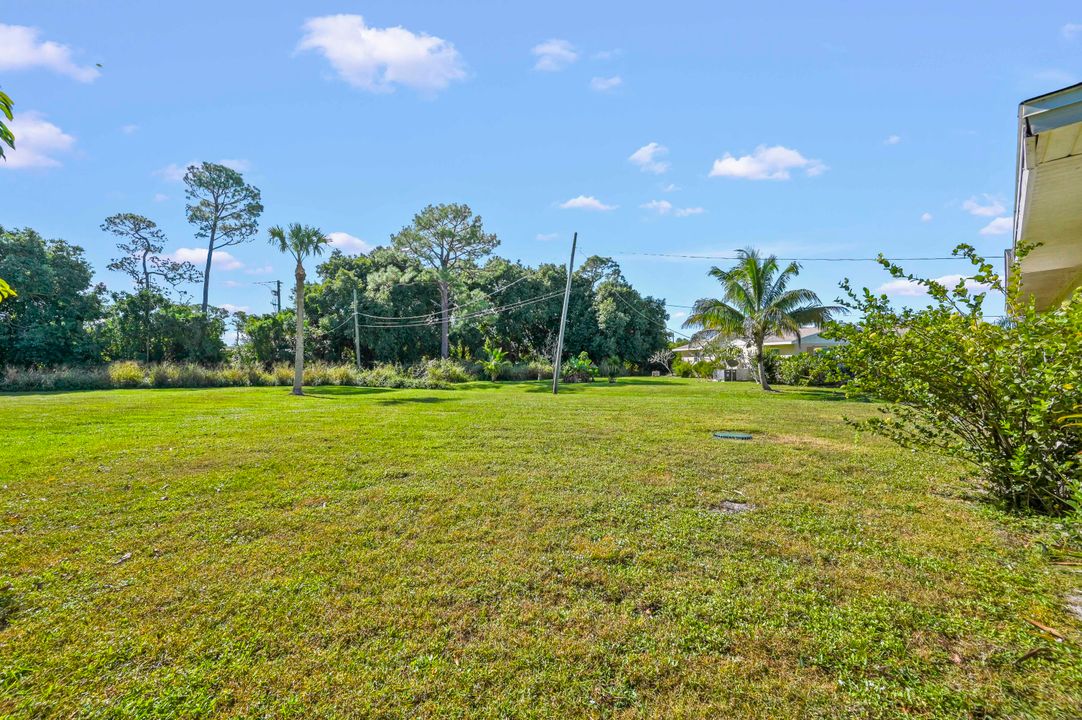 For Sale: $279,000 (2 beds, 2 baths, 1305 Square Feet)