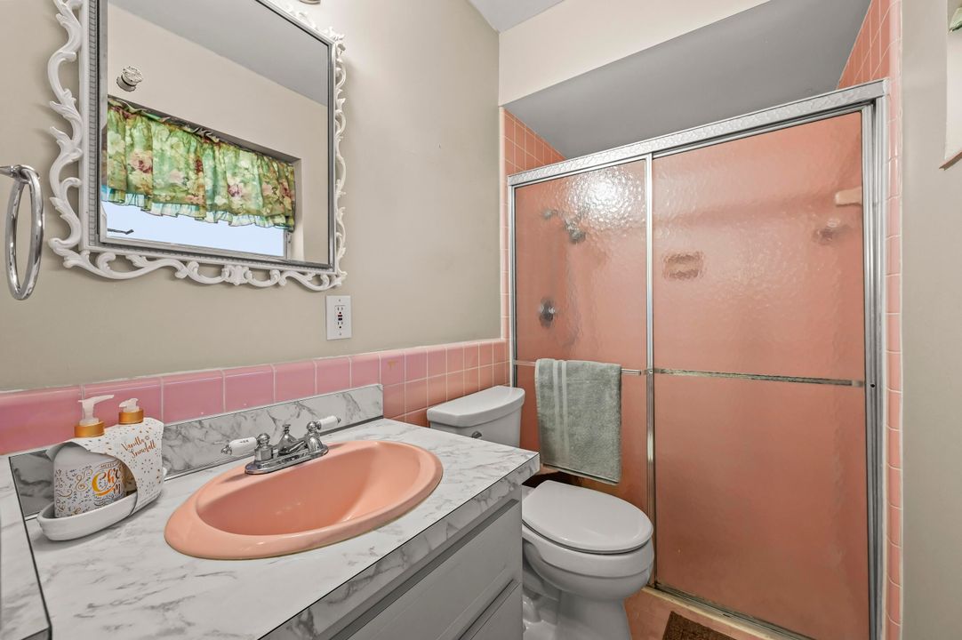 For Sale: $279,000 (2 beds, 2 baths, 1305 Square Feet)