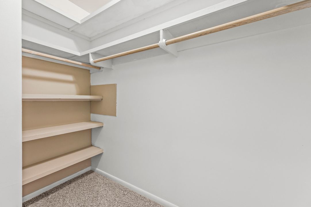 For Sale: $279,000 (2 beds, 2 baths, 1305 Square Feet)