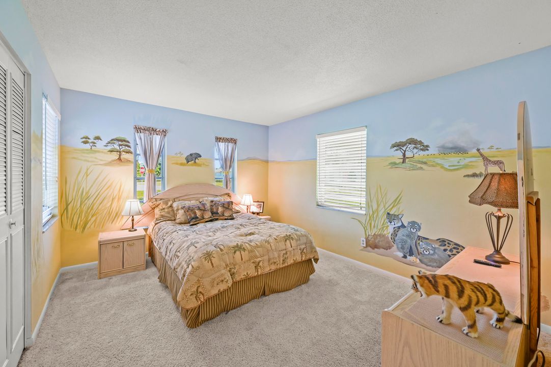 For Sale: $279,000 (2 beds, 2 baths, 1305 Square Feet)