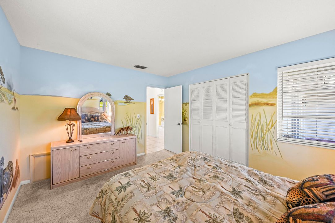 For Sale: $279,000 (2 beds, 2 baths, 1305 Square Feet)