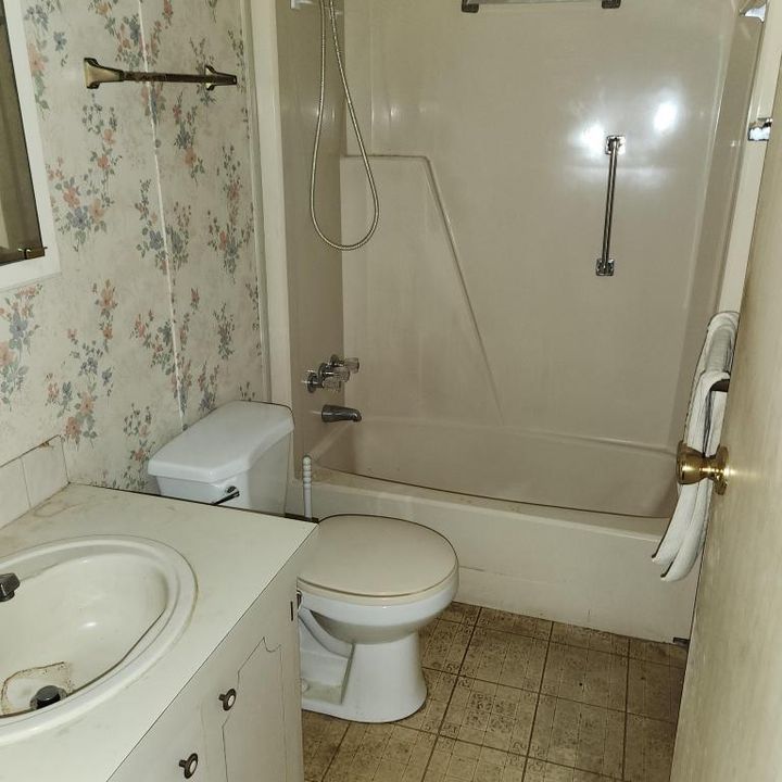 待售: $104,900 (2 贝兹, 2 浴室, 1248 平方英尺)