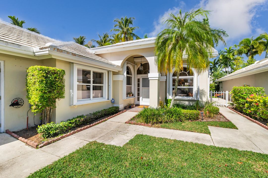 出租: $5,500 (3 贝兹, 2 浴室, 1974 平方英尺)