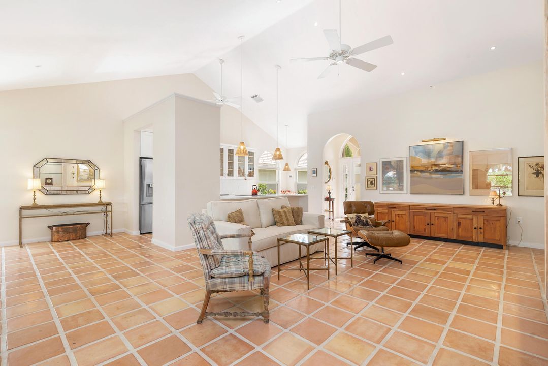 出租: $5,500 (3 贝兹, 2 浴室, 1974 平方英尺)