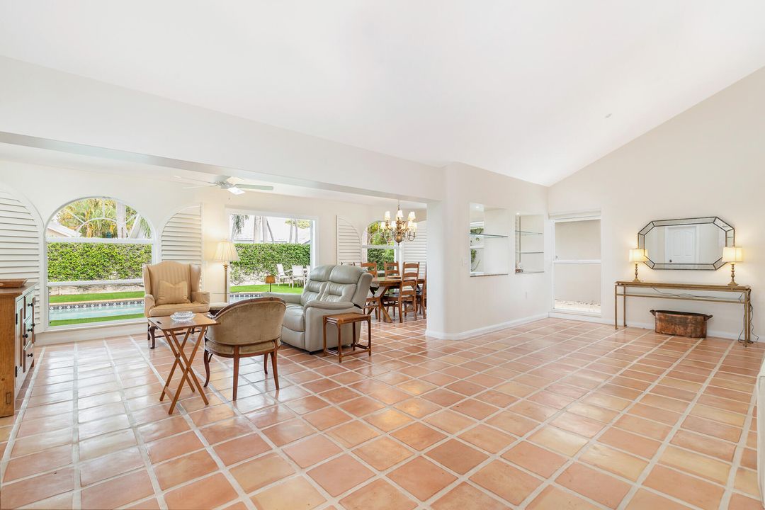 出租: $5,500 (3 贝兹, 2 浴室, 1974 平方英尺)