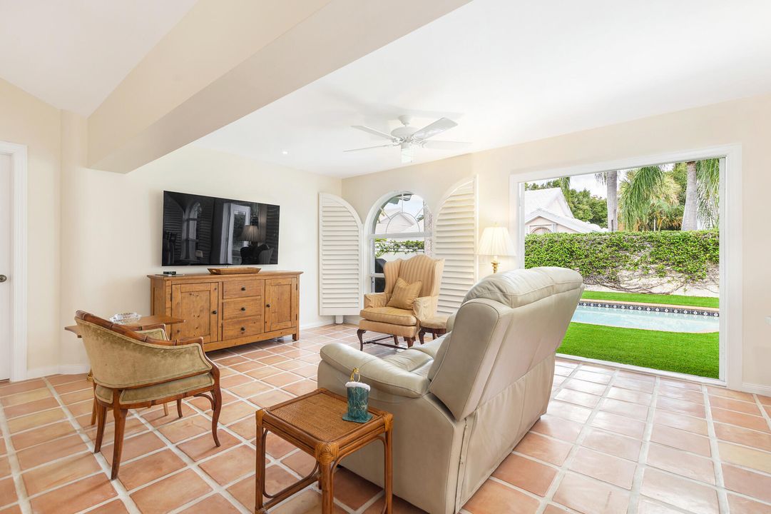 出租: $5,500 (3 贝兹, 2 浴室, 1974 平方英尺)