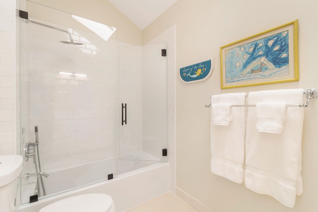 出租: $5,500 (3 贝兹, 2 浴室, 1974 平方英尺)