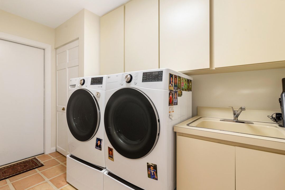 出租: $5,500 (3 贝兹, 2 浴室, 1974 平方英尺)