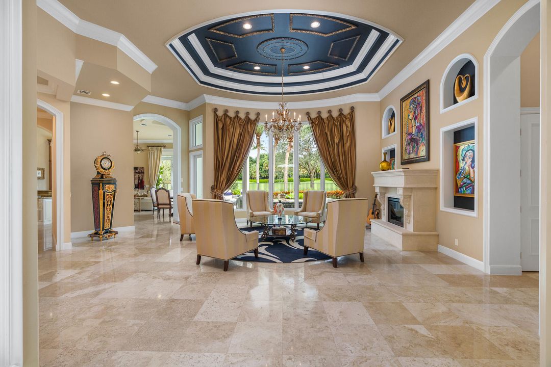 Под контрактом: $3,500,000 (3 спален, 3 ванн, 3571 Квадратных фут)