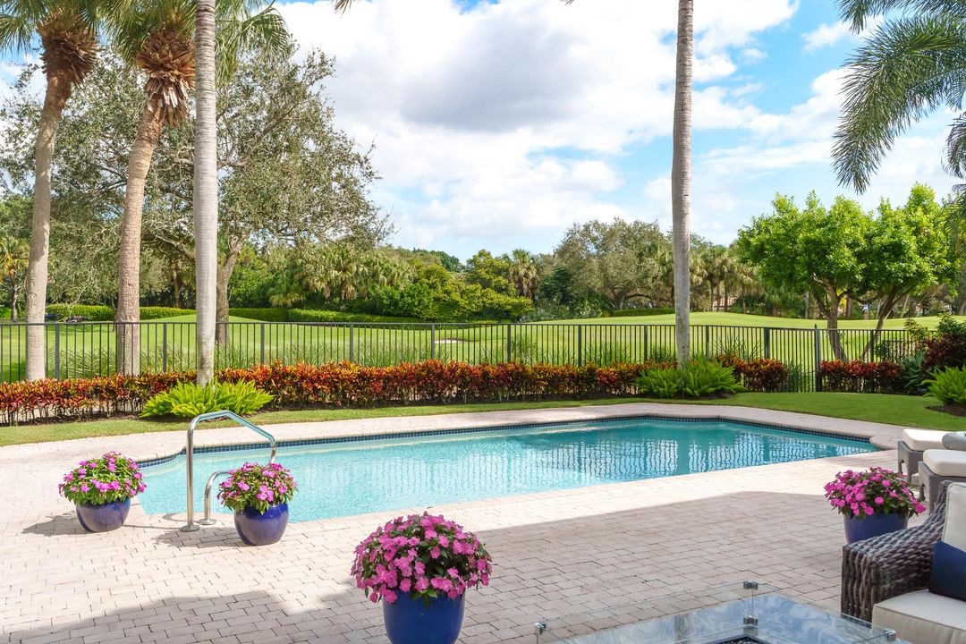 Под контрактом: $3,500,000 (3 спален, 3 ванн, 3571 Квадратных фут)