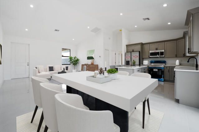 En Venta: $498,000 (4 camas, 2 baños, 1658 Pies cuadrados)