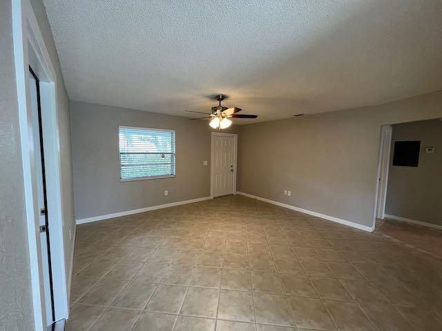 В аренду: $2,300 (4 спален, 2 ванн, 1903 Квадратных фут)