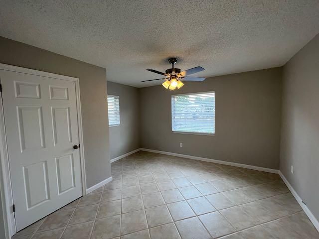 В аренду: $2,300 (4 спален, 2 ванн, 1903 Квадратных фут)