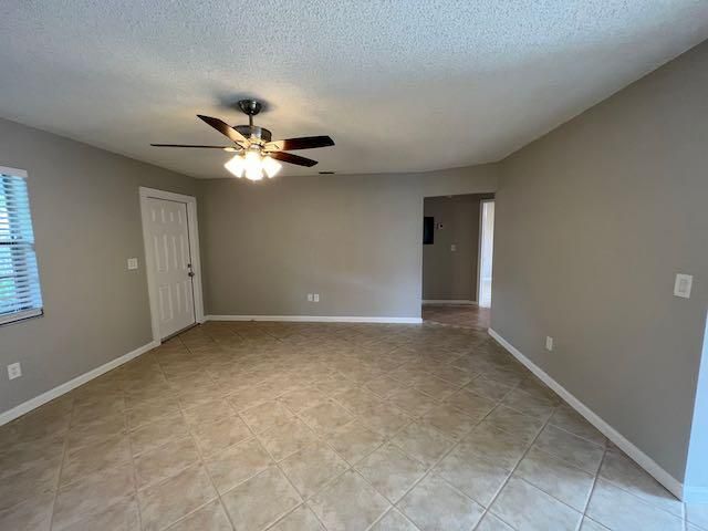 В аренду: $2,300 (4 спален, 2 ванн, 1903 Квадратных фут)